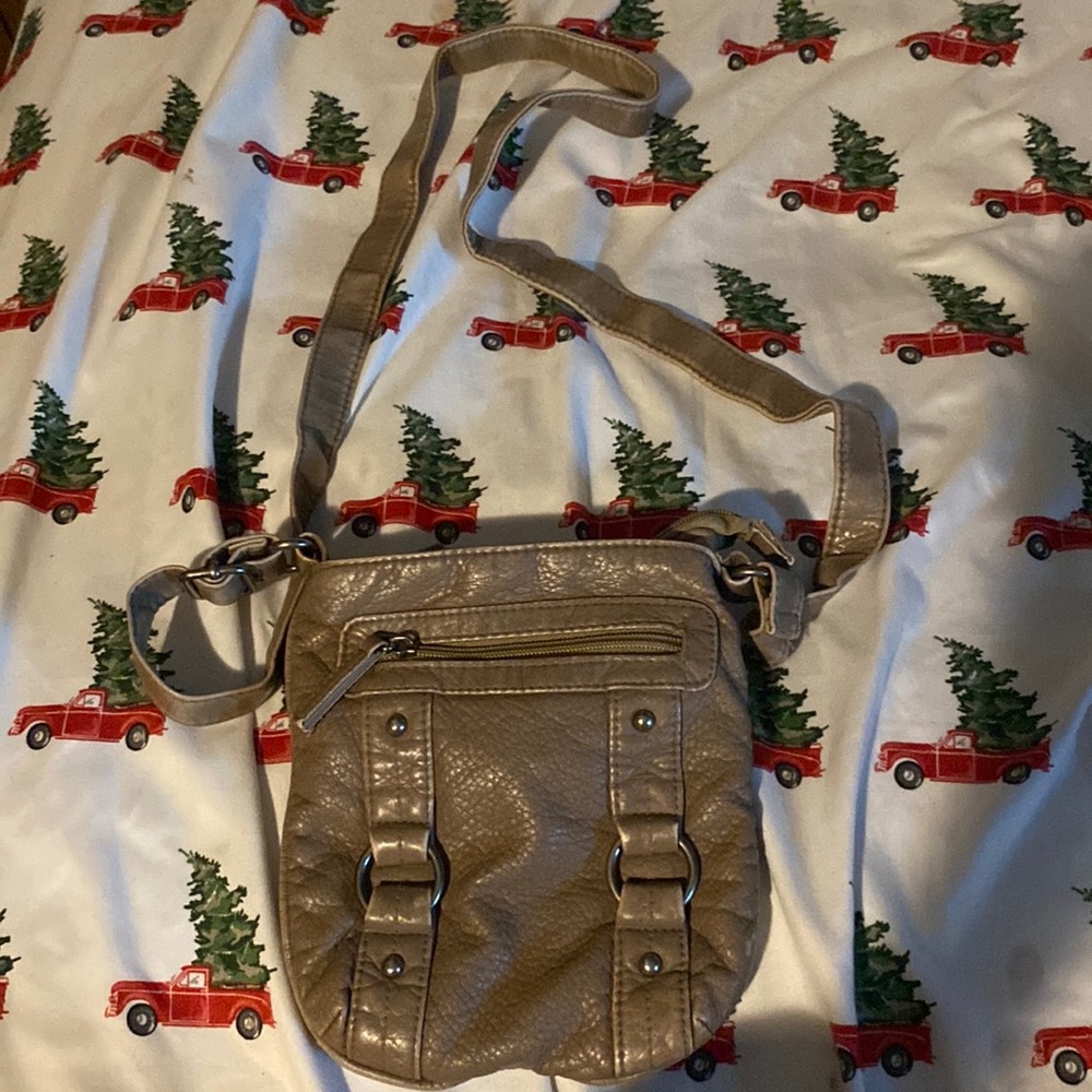 Shoulder strap purse. Will take offers